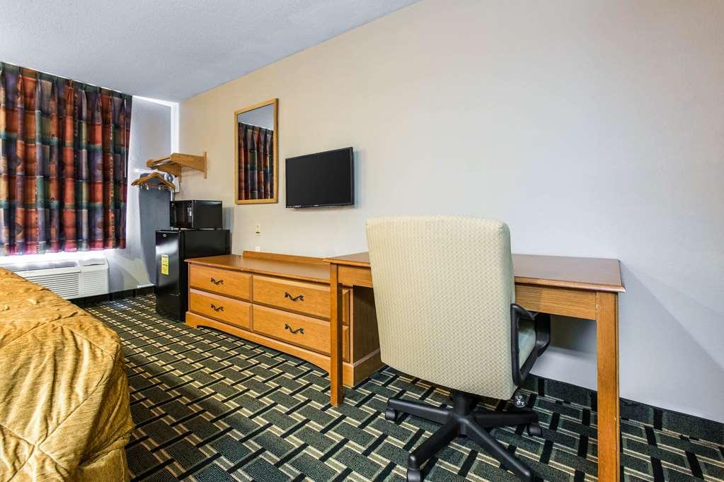 Econo Lodge Inn & Suites Peoria Illinois Habitación foto